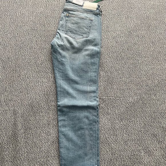Sz 8 | NWT | H&M Girlfriend Fit, Light Blue Denim Jeans, Frayed Hem - Picture 4 of 6